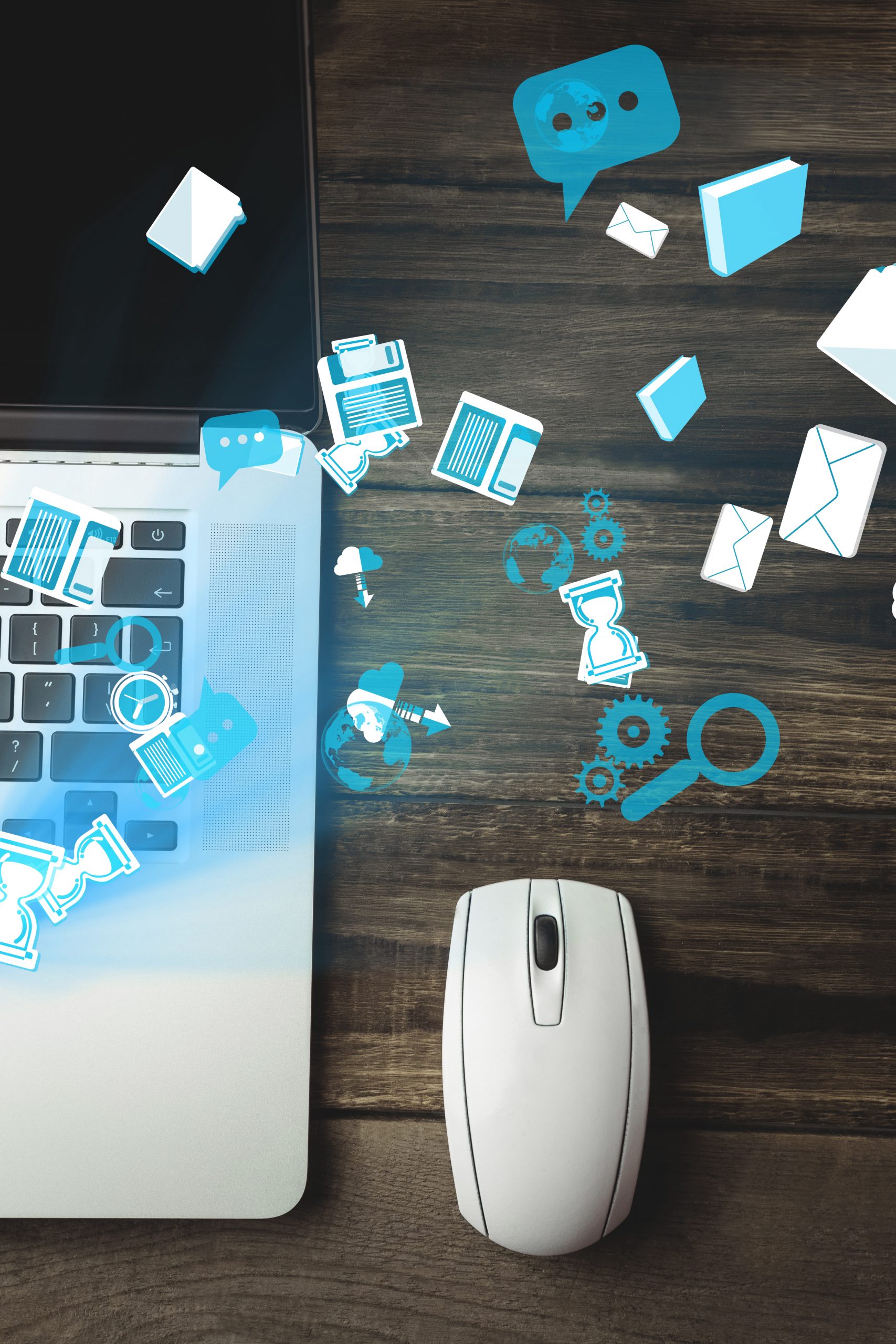 mouse e computer con icone di comunicazione